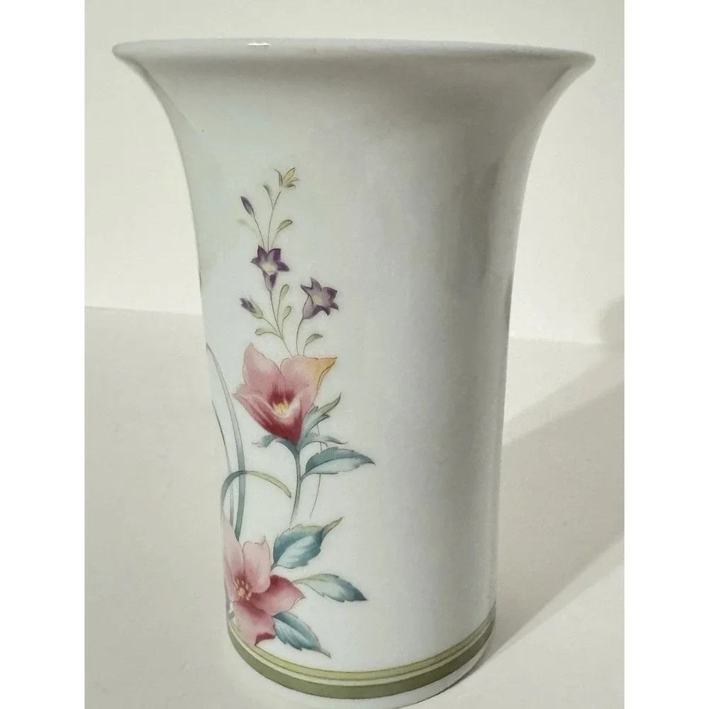 VTG VASE ANDREA BY SADEK MADE IN JAPAN BUTTERFLY AND FLOWERS #6959